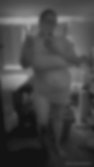 Glasses mirror selfie foto de @princesspeaches97