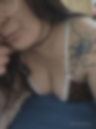 Glasses tattoo kuva tekijä: @miiavelvet