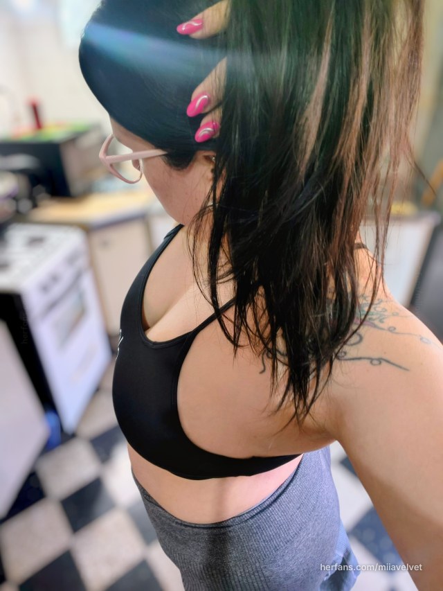 Workout gym photo by @miiavelvet