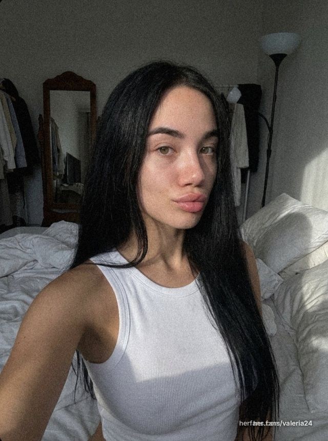 Long hair selfie photo by @valeria24