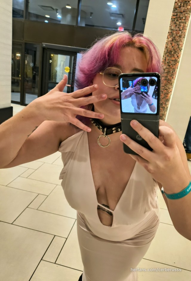 Glasses mirror selfie снимка от @cerberusss