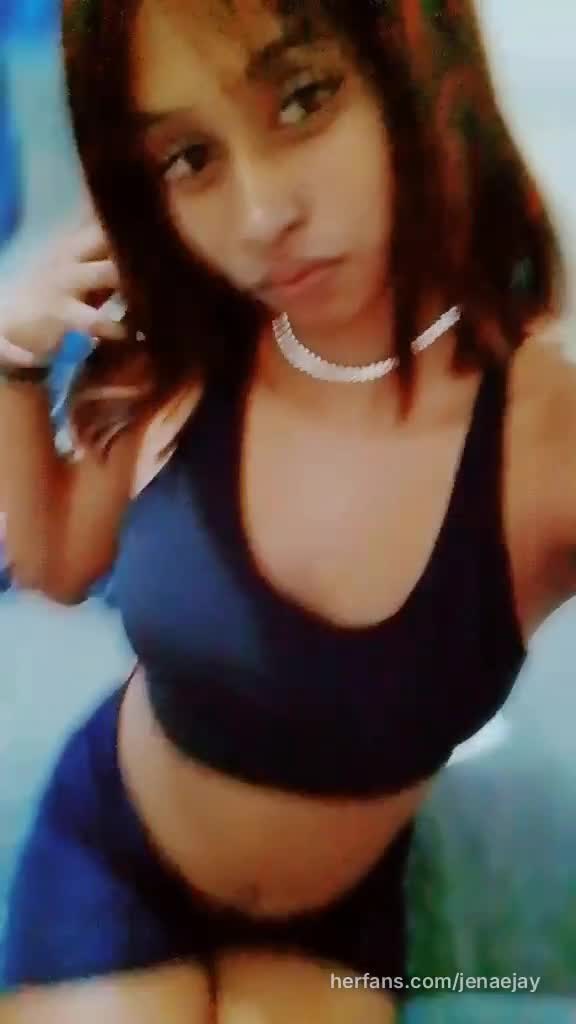 Selfie casual video od @jenaejay