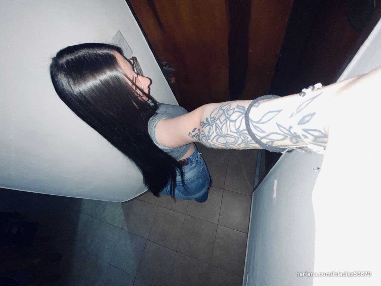 Long hair glasses photo by Lola🫦