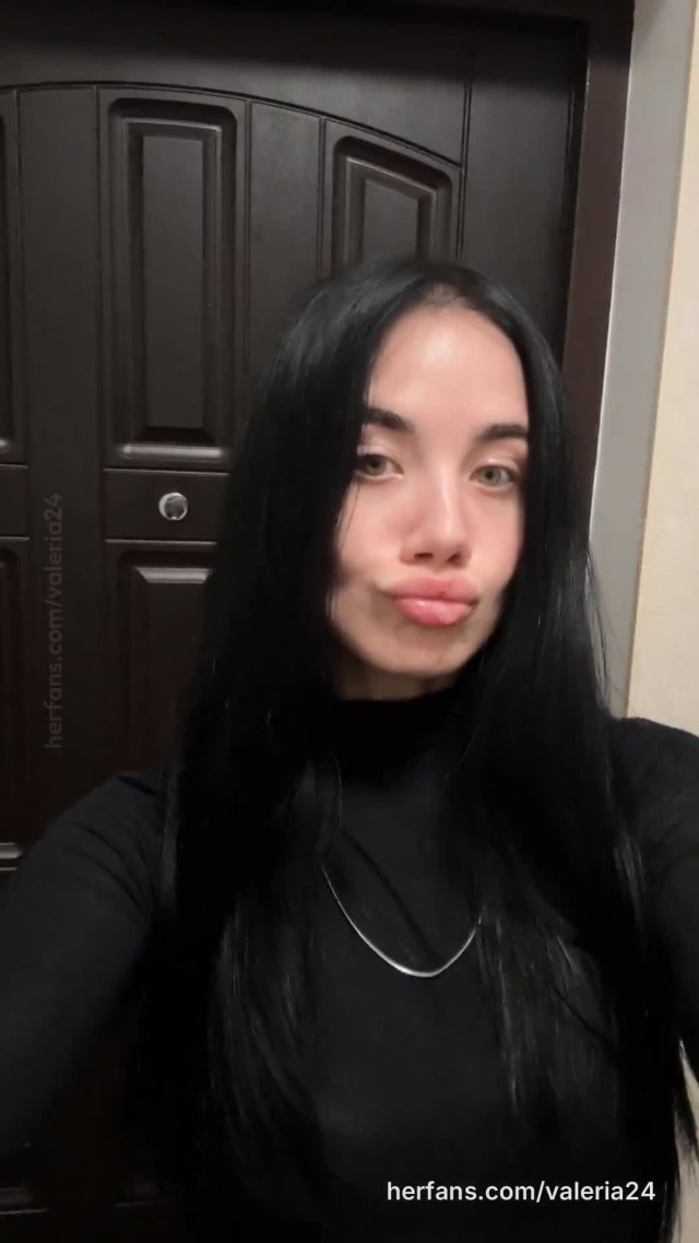 Long hair selfie video autor @valeria24