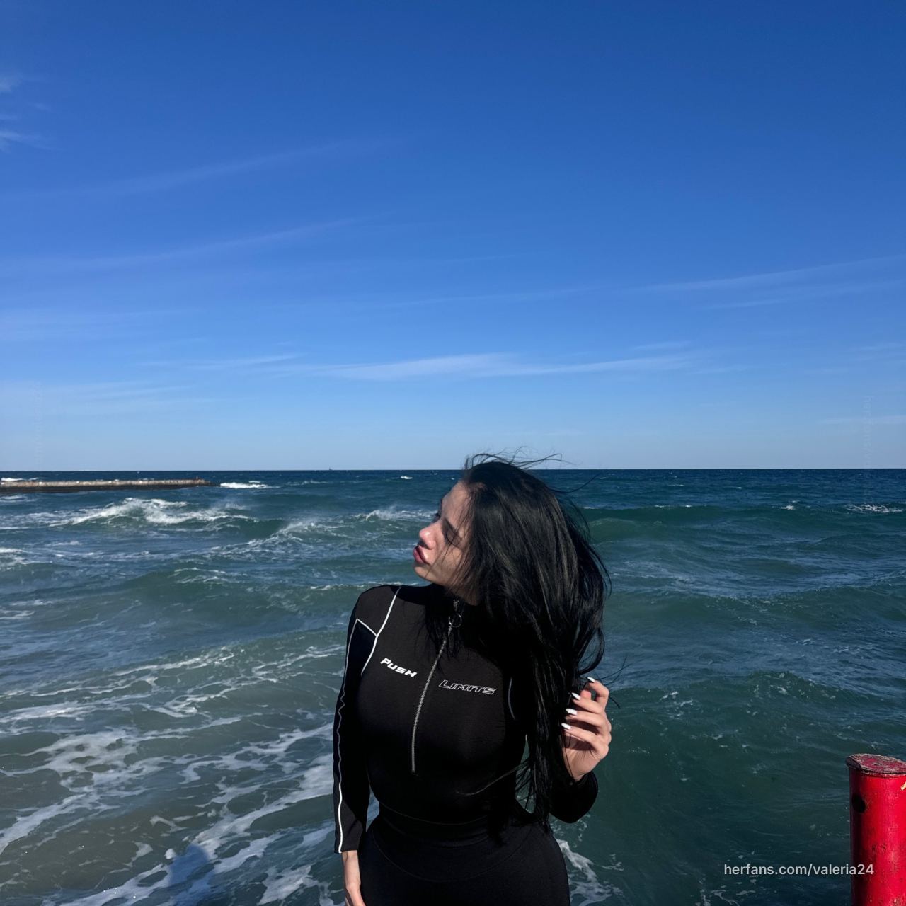 Beach ocean photo by Valeria